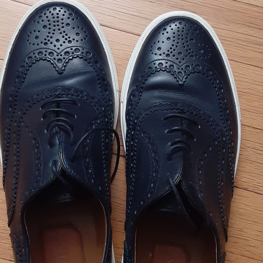 Low top sneaker - Picture 8 of 8